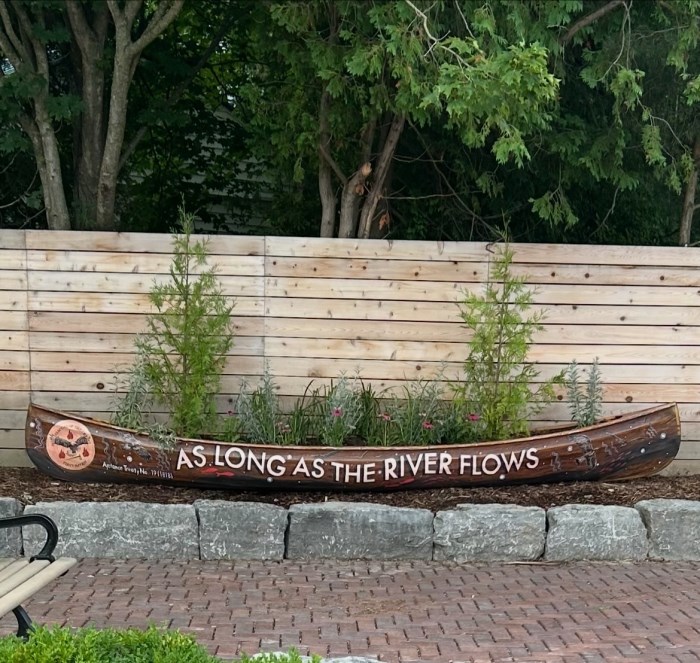 Belfountain Parkette Canoe Planter